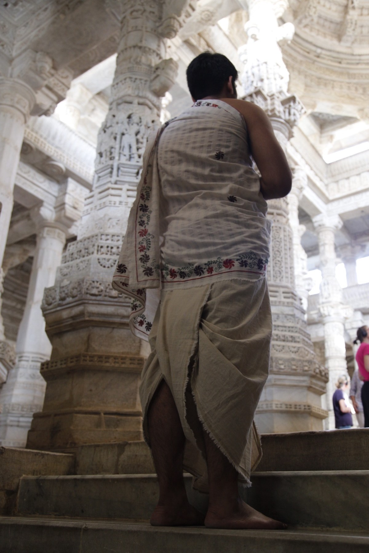 The inner sacrifice: continuity and change in the Vedic tradition at the onset of the Śramaṇa&nbsp;movements